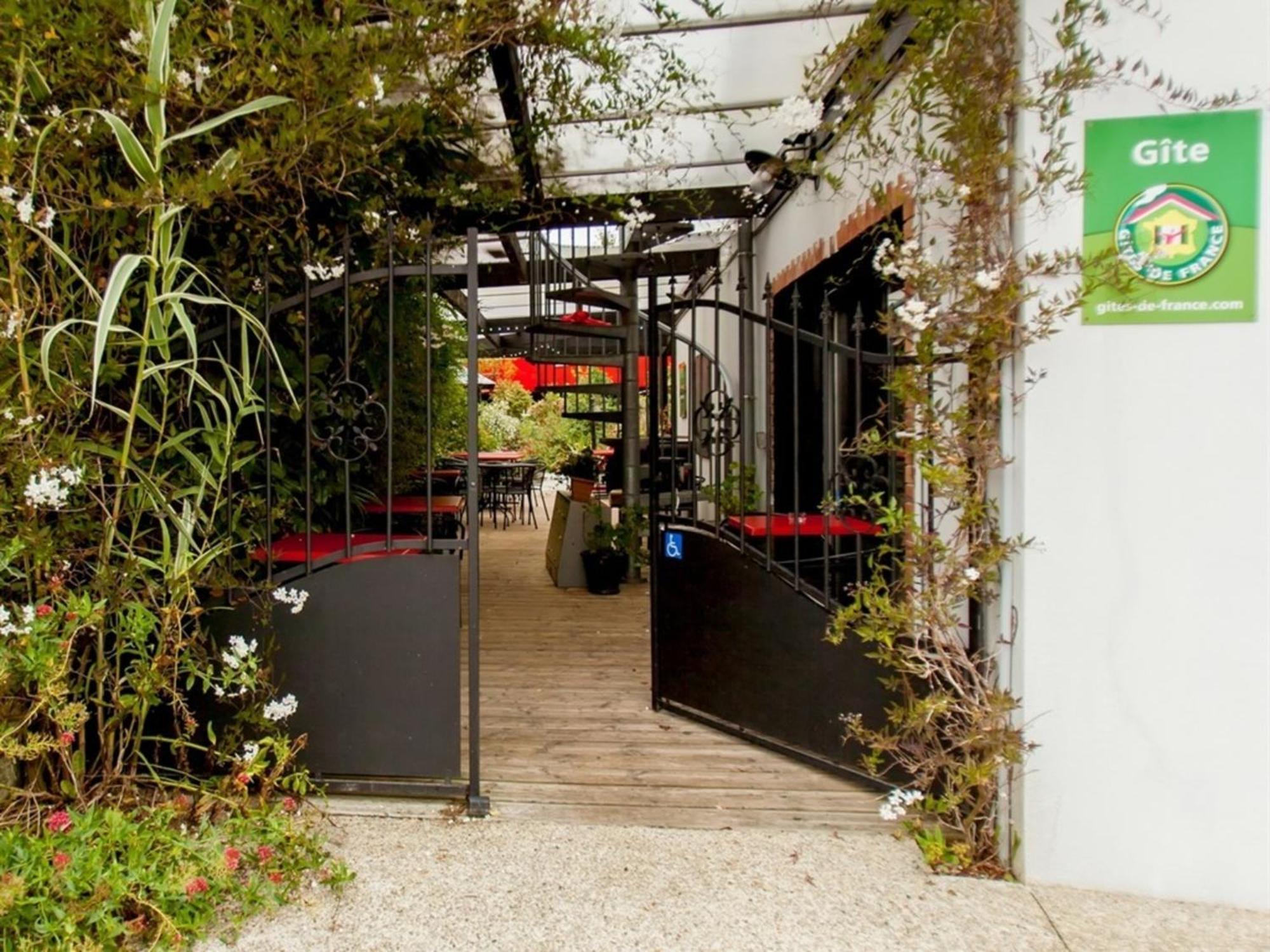 Hebergement Insolite Picasso Lanester Exterior foto